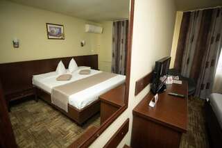 Отель Hotel Select Slobozia Слобозия Стандартный двухместный номер с 1 кроватью-16